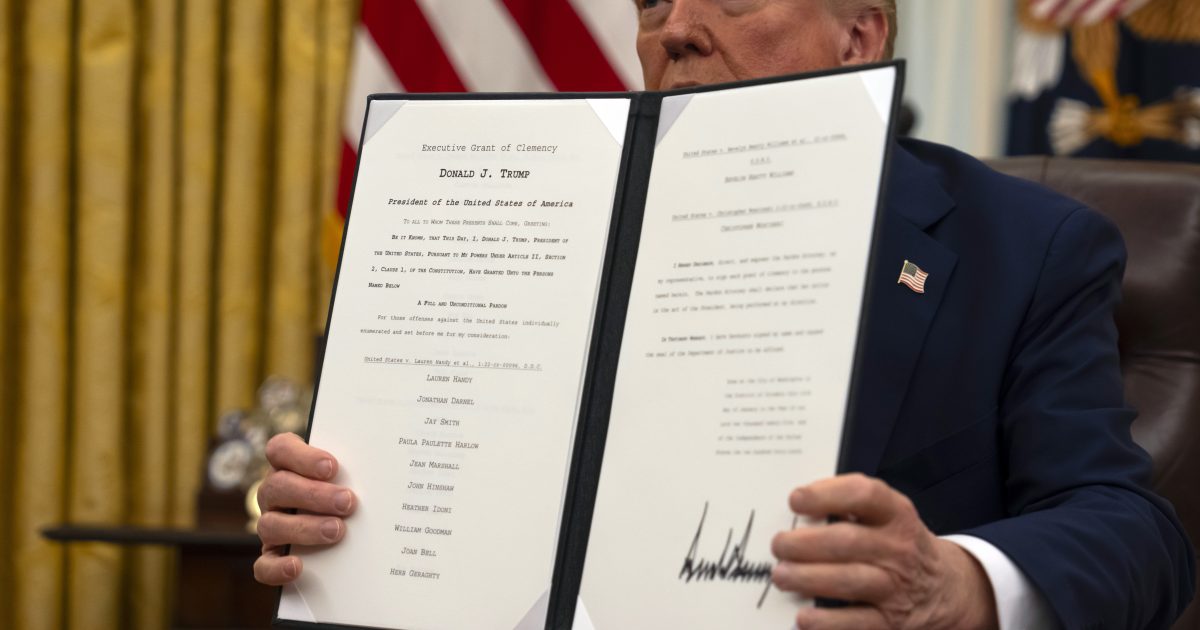 Өршөөлөөр суллагдсан хүмүүс үр хөндөлттэй тэмцэхээ амлаж байна