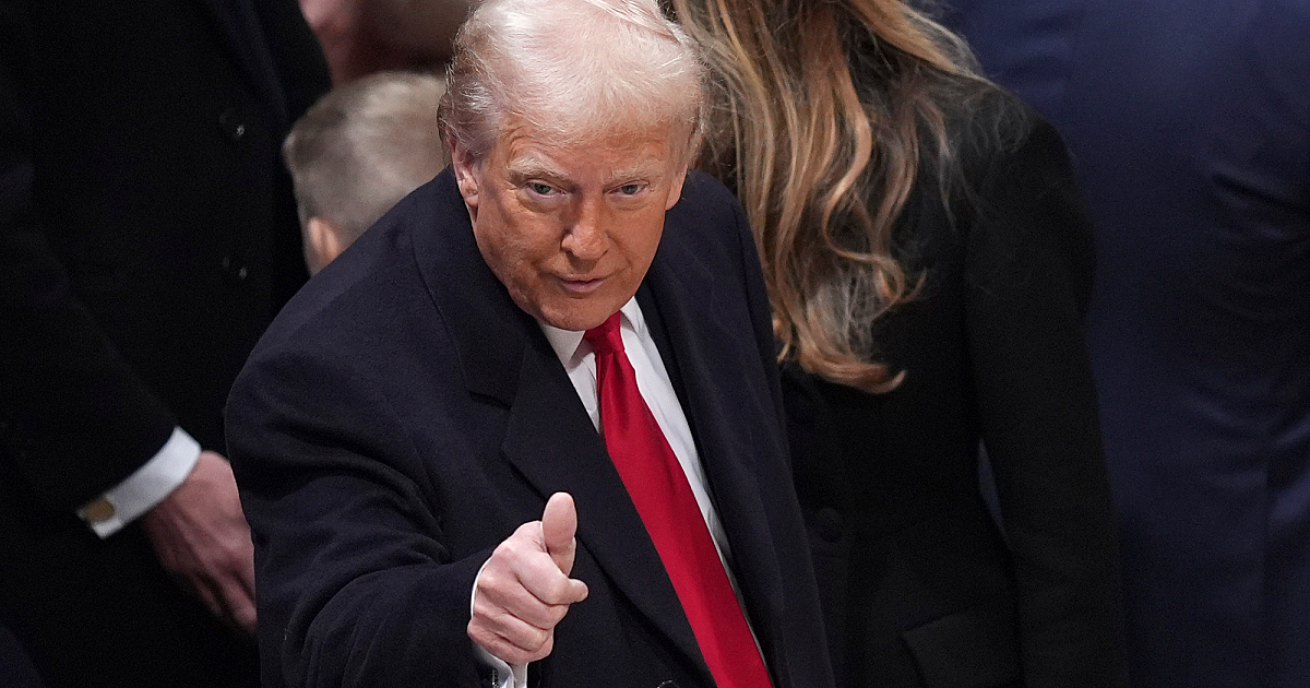 DOJ хууль тогтоогчдод Трампын нууцын зэрэглэлтэй баримт бичгийн тайлан, шүүгчийн дүрмийг харуулж чадахгүй