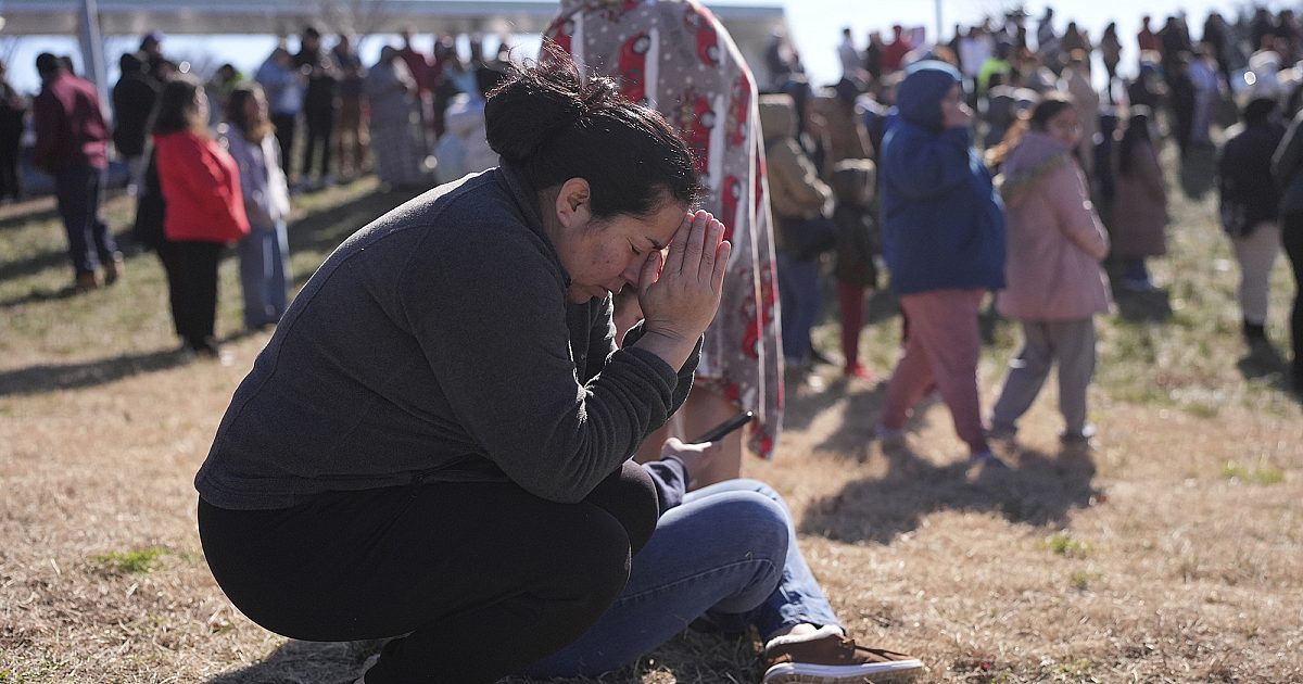 Нэшвиллийн сургуульд болсон буудалцааны үеэр сурагч амиа алджээ