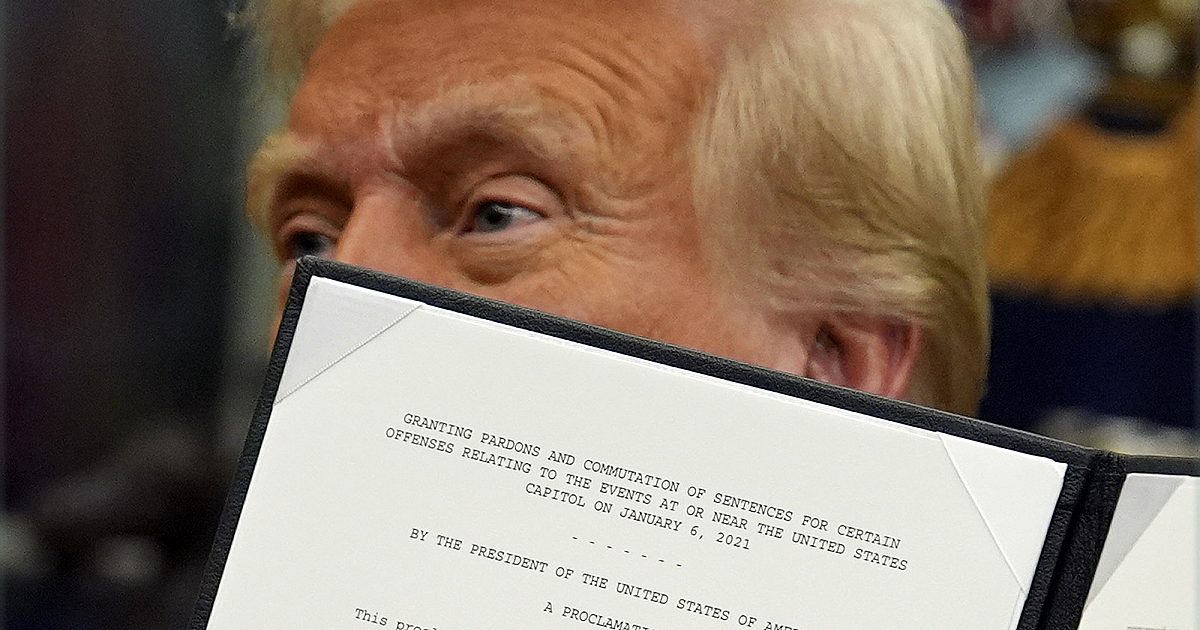 Трамп эхний ярилцлагадаа нэгдүгээр сарын 6-ны өршөөлийг хамгаалсан