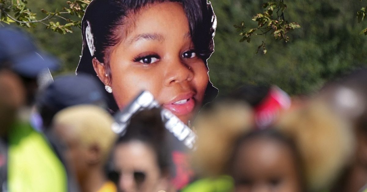 Холбооны шүүгч Бреонна Тейлорын дараа иргэний эрхийн асуудлыг авч үздэг