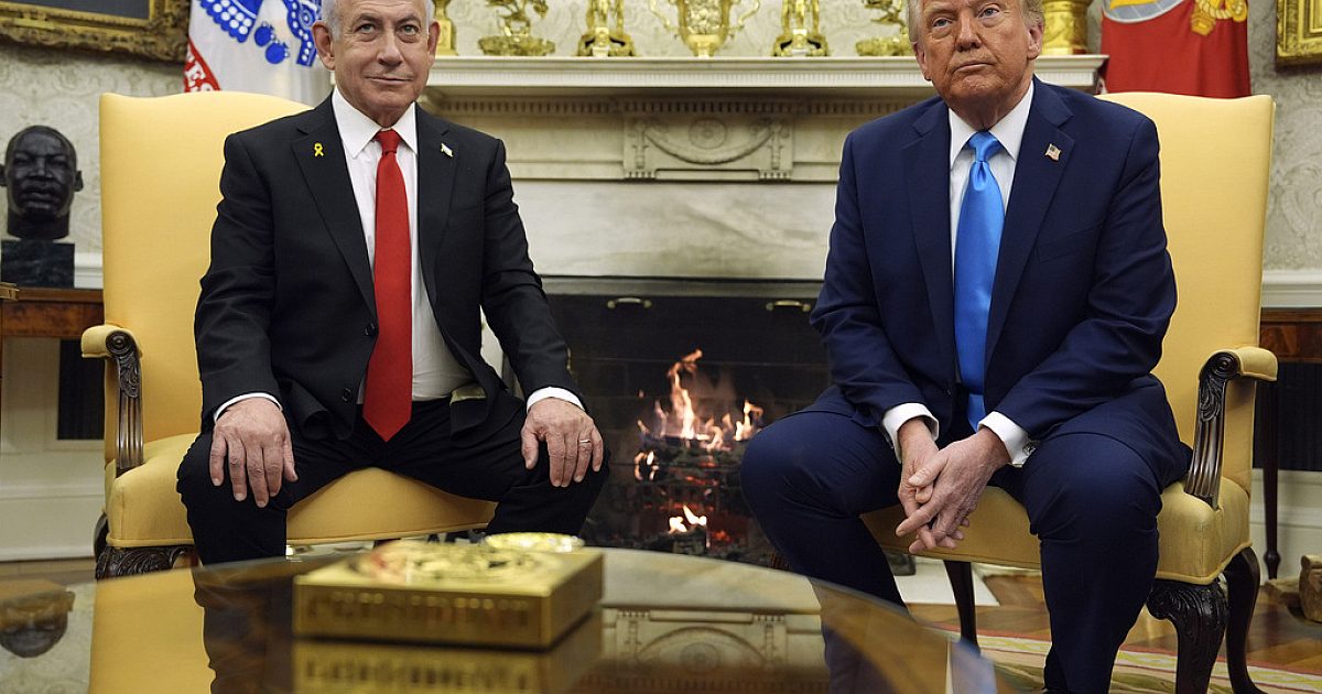 Трамп биднийг Газын зурвас авч магадгүй гэж хэллээ