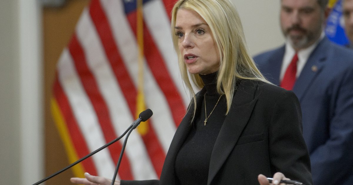 Arizona Man Suppy Boe The Suppor Boem The Suppor Bover Hoax