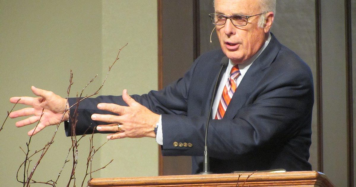 John MacArthur sagt, er sei gesund und bereit, den Dienst wieder einzutreten