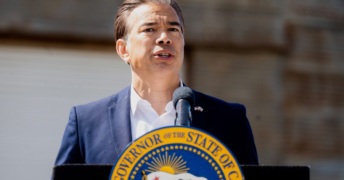 DOJ Probes California Transgender тамирчдын хууль