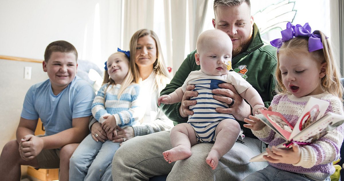 Нярай эр бэлгийн эсийн эмчилгээ нь нялхсын амьдралыг хэмнэж, суралцдаг гэж хэлсэн