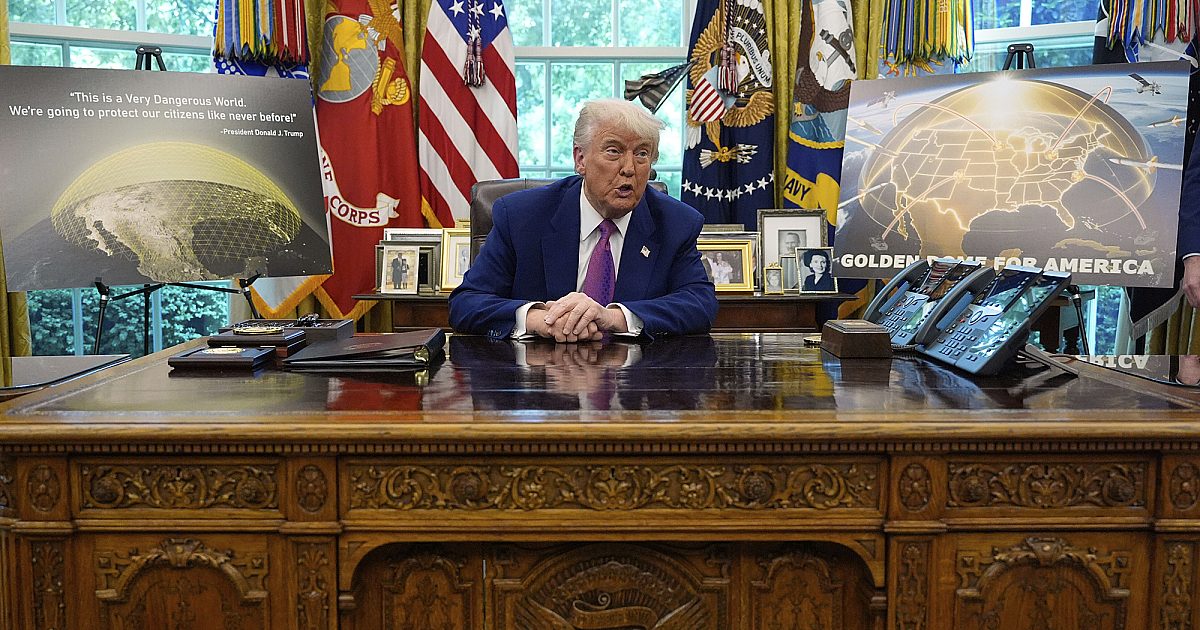 Трамп Алтан домайн пуужинг Батлан ​​хамгаалах төслийг унагав