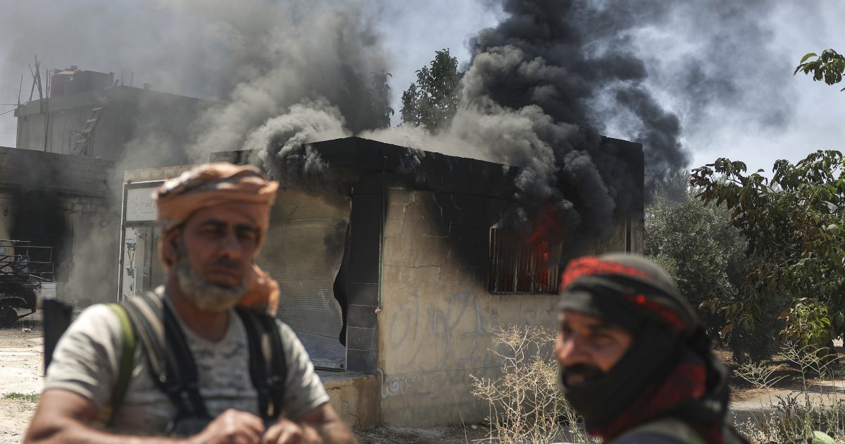 Сирийн тэмцэгчид насанд хүрэгчдэд болон хүүхдүүдийг улам бүр цөөнх цөөнх зураасыг алжээ