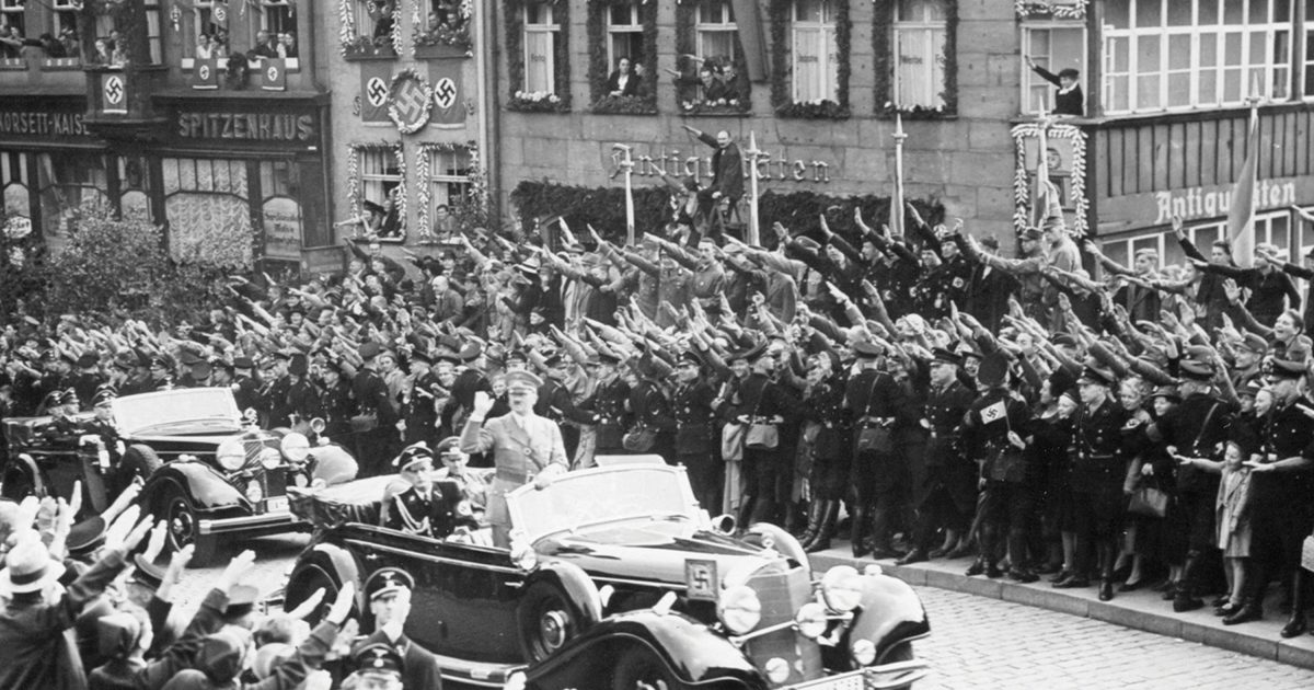 Гитлерийн урт сүүдэр