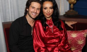 Кат Грэхэм нөхөр Брайант Вүдтэй анхны хүүхдээ өлгийдөн авлаа