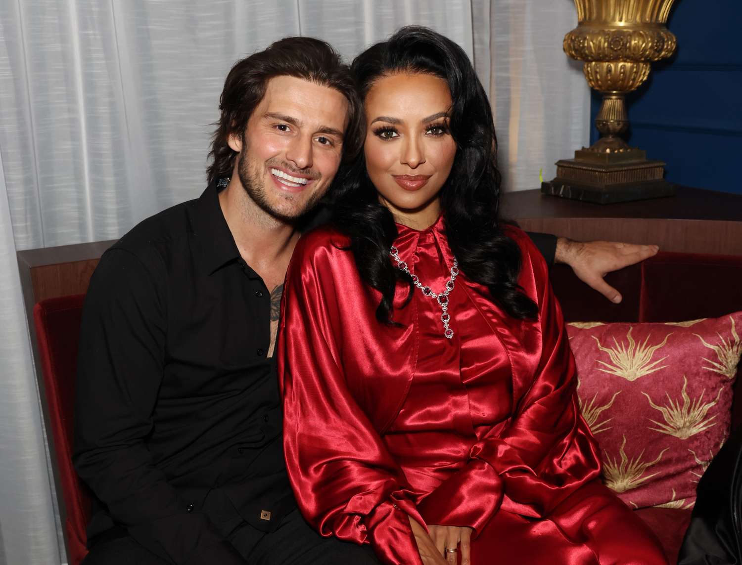 Кат Грэхэм нөхөр Брайант Вүдтэй анхны хүүхдээ өлгийдөн авлаа