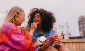 Эдгээр нь өсвөр насныхны яг одоо “сайхан” гэж боддог брэндүүд юм