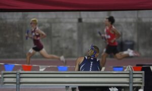 Трампын засгийн газар трансжендэр сурагчдыг хамгаалах хэд хэдэн гэрээг цуцав