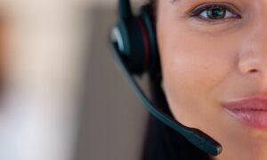 Хэрэглэгчийн үйлчилгээний салбарт томоохон компаниудтай хэрхэн өрсөлдөх вэ?