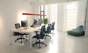 Барселонад төвтэй Sit&Plug борлуулалтын орлого нэг саяыг давлаа