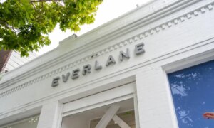 Everlane нь Shein-д худалдагдсан: Олон миллениал брэндүүд яагаад үхэж байна