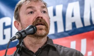 Мэйн Сенатын сонгууль: Грэм Платнер Сьюзан Коллинзыг ялж чадах уу?