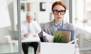 Цалингийн нөхцөл байдлаас болж 77 хувь мэргэжилтэнүүд ажил солих бодолтой байна