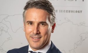 Catenon нь Íñigo Pérez-ийг Аялал Жуулчлалын Салбарт Гүйцэтгэх Захирал ба Хувьцаа Эзэмшигч Хамтрагчаар томиллоо