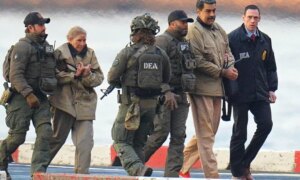 Венесуэл дахь амжилт Дональд Трампыг Иранд тохиох сүйрлийн өмнө бэлдсэн
