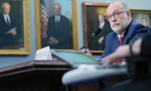К-12 боловсролын хамт олон Трамп засгийн газарт санхүүжилтийн журам өөрчлөлүүдийг дахин тунгаахыг шаардаж байна