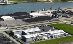 Asturiana de Fertilizantes Авильэс боомтод үйл ажиллагаагаа үргэлжлүүлэхийг дэмжиж 60 ажлын байр хадгалах