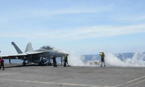 Трамп яагаад АНУ-ын онгоц тээвэрлэх хөлөгүүдийг уурын катапульт руу буцаахыг хүсдэг вэ?