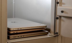 Өндөр үнэтэй эд зүйлсээ хадгалах зориулалттай аюулгүй хайрцаг сонгох чухал зөвлөгөөнүүд