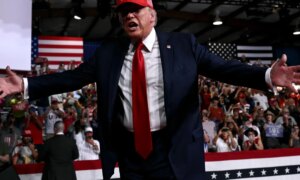 2026 оны дунд хугацааны сонгуулиуд: Трамп өөрийн нэрээ санал хураалтын хуудсанд бичүүлэх гэж хэрхэн оролдож байна