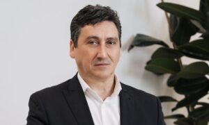 Intelcia Мануел Альваресийг Испани ба Латин Америкийн шинэ CPO болголоо