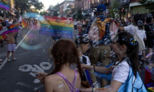 Боловсролын яам Байдэнгийн Title IX-д LGBTQ+ хамгаалалтыг нэмсэн журам албан ёсоор цуцлав