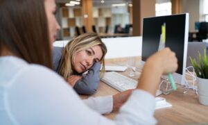 Испани дахь ажлын тасалдалын бодит шалтгаанууд юу вэ?