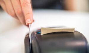 Өөрөө төлөх үед алдагдлыг бууруулах Scandit-ийн шийдэл